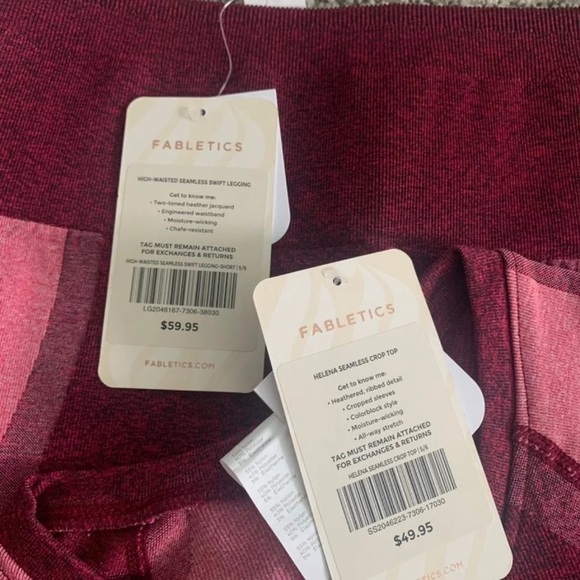 New Fabletics Workout Set - Picture 2 of 8